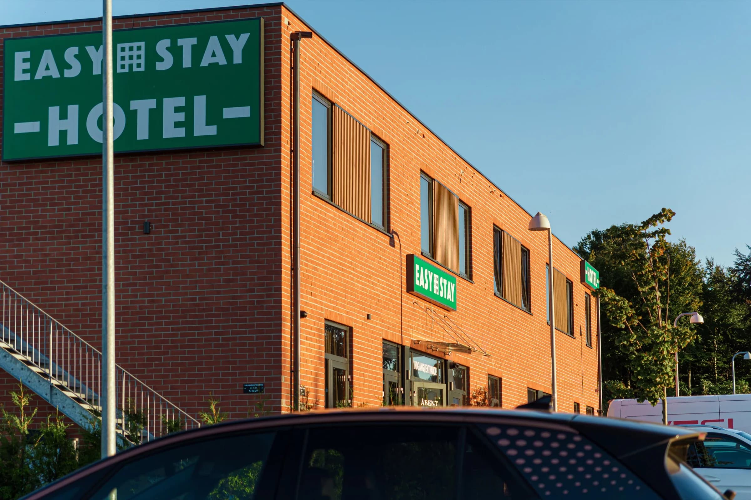 Easy Stay Rønnedes facade og hotelindgang